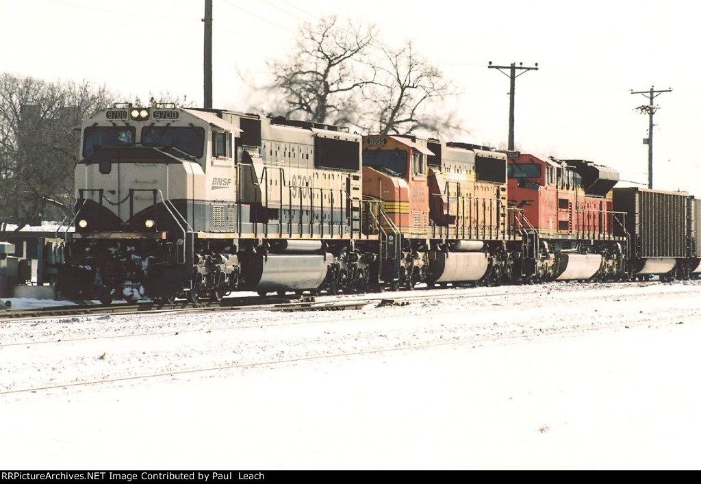 Coal empties cruise west